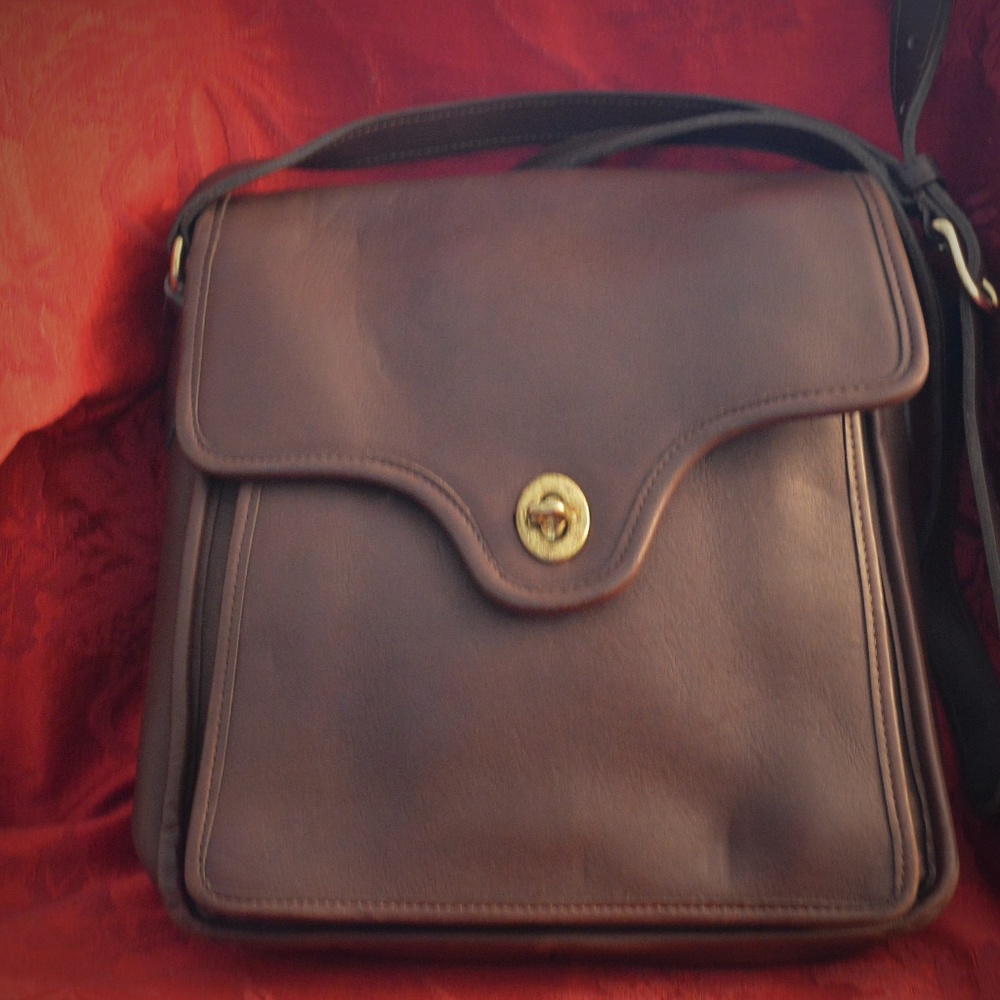 Authentic Vintage Coach Brown Leather Crossbody